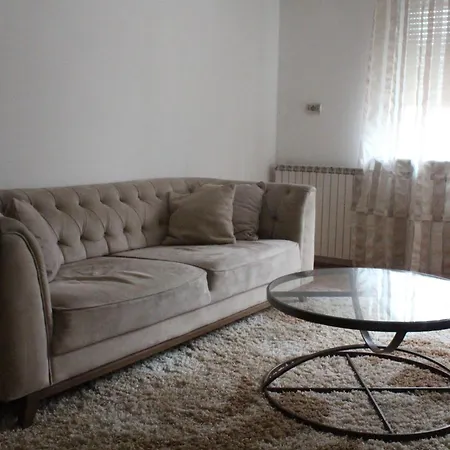 Cy In Center Apartment